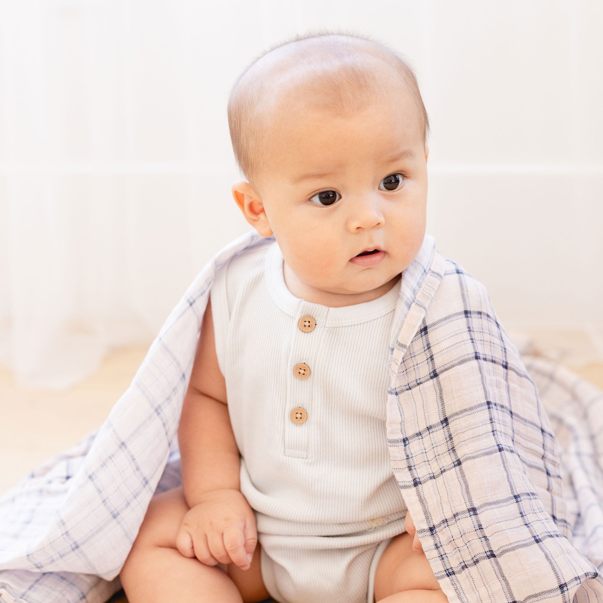 The Perfect Baby Shower Gifts for 2023: Swaddles - Every New Mom's Favorite Eco-Friendly and Sustainable Essential - Peachier Goods